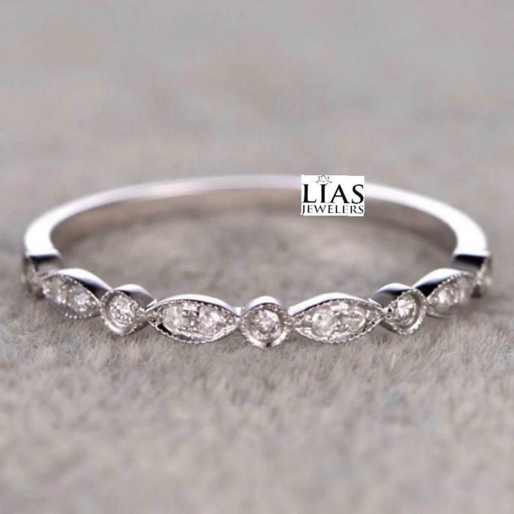 New 18k white gold wedding ring